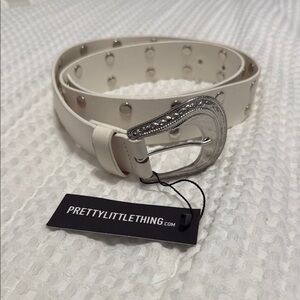 PrettyLittleThing White Belt with Silver Accents - Western Cowgirl